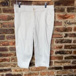 St. John's Bay Cream Flat Front Capri Cropped Pants Women's Size 8